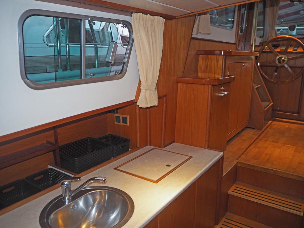 Aft cabin, Accommodation